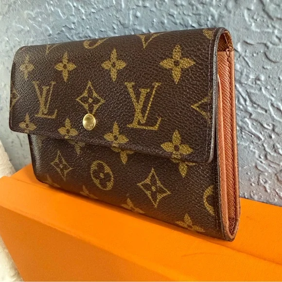 Louis Vuitton Portefeuille Tresor Etui Papiers Porte Tresor Etui Papier Wallet